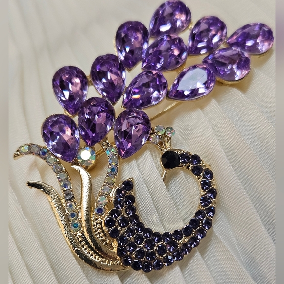 NEW Peacock Brooch - Picture 9 of 10